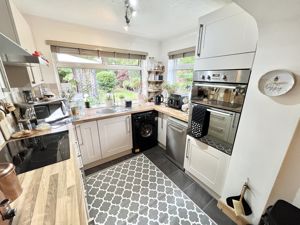 Kitchen- click for photo gallery